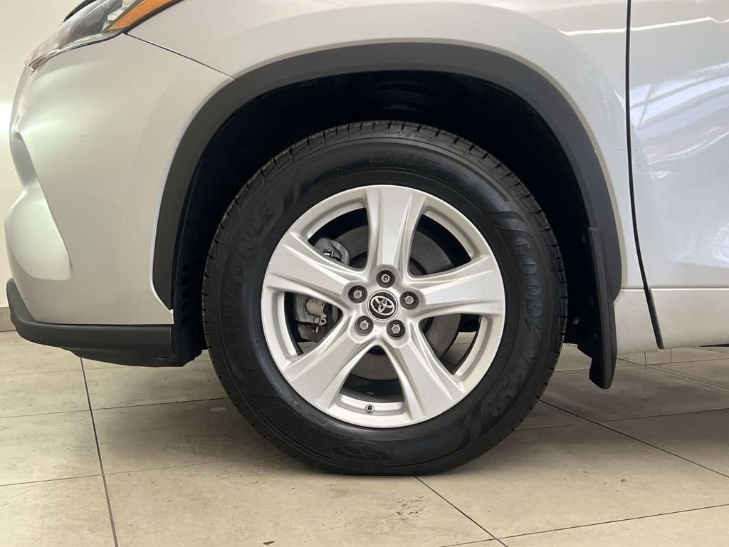 Used 2020 Toyota Highlander L image 10