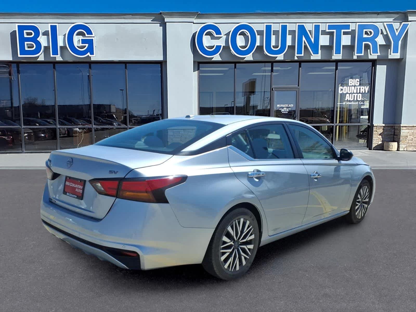 Used 2024 Nissan Altima 2.5 SV FWD image 5