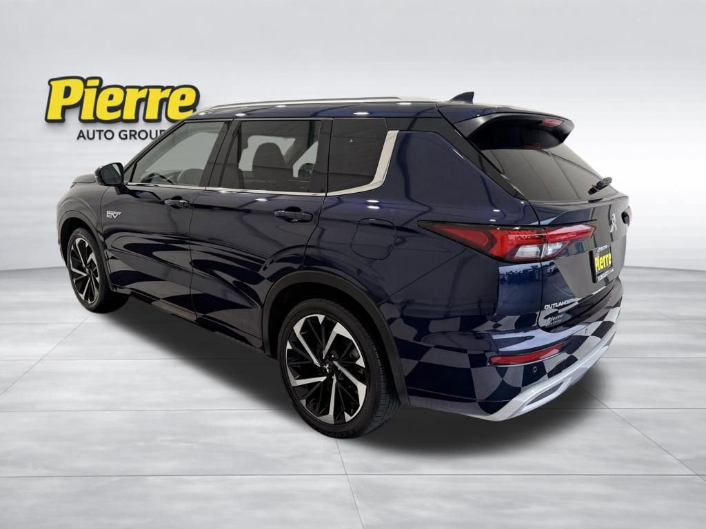 Used 2024 Mitsubishi Outlander SEL Black Edition image 2