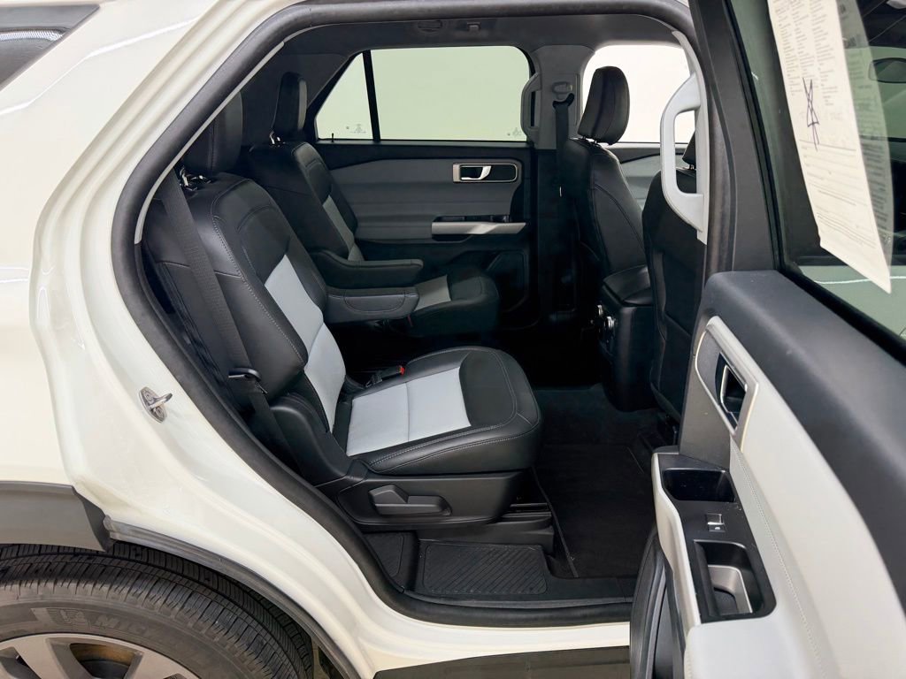 Used 2024 Ford Explorer XLT w/ Equipment Group 202A image 15