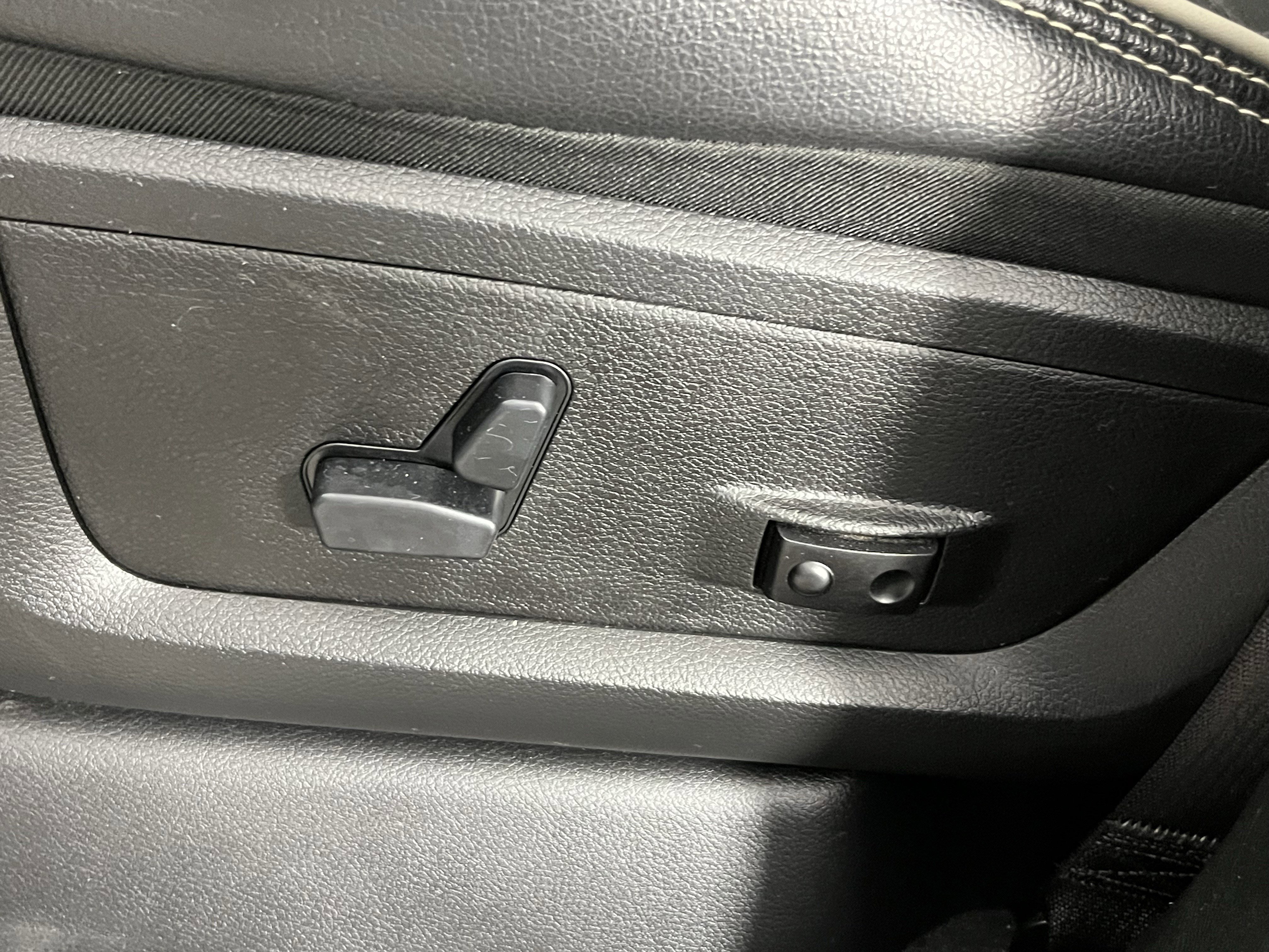 Used 2020 RAM 3500 Laramie image 18