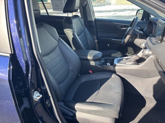 Used 2022 Toyota RAV4 XLE Premium image 12