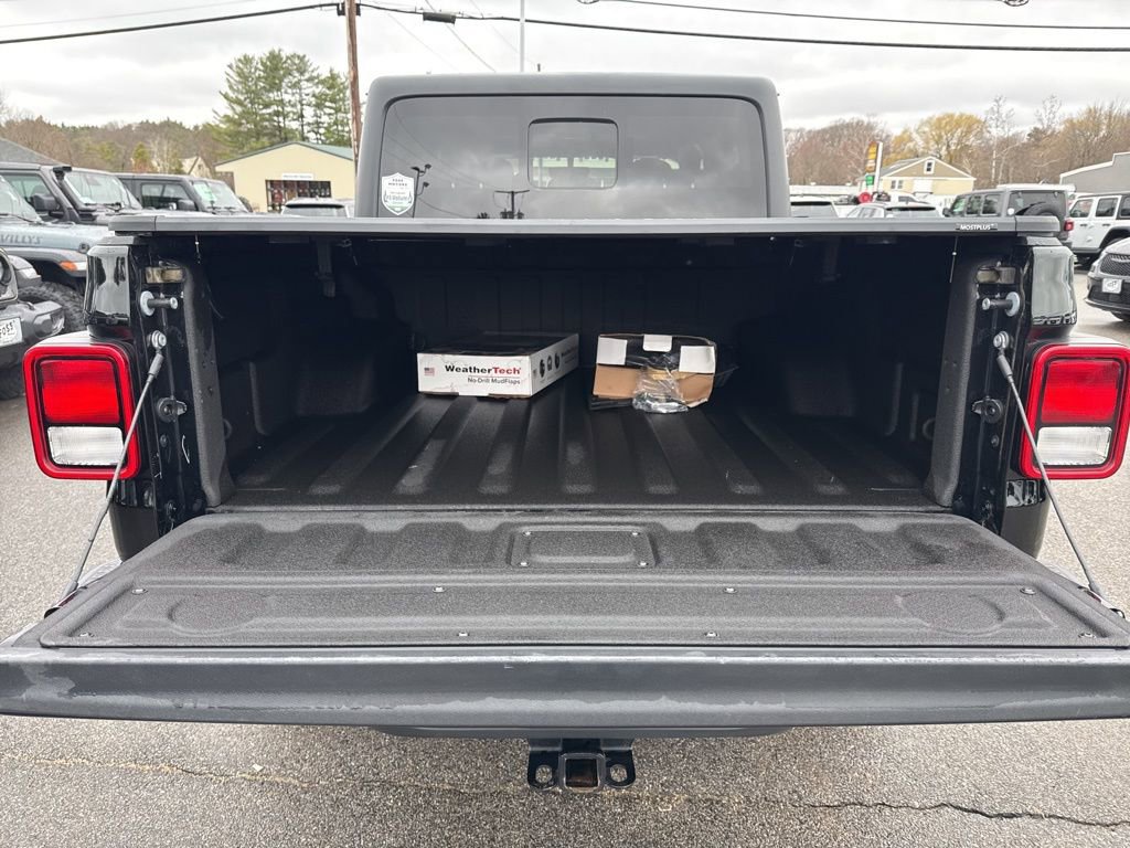 Certified 2023 Jeep Gladiator Willys image 24