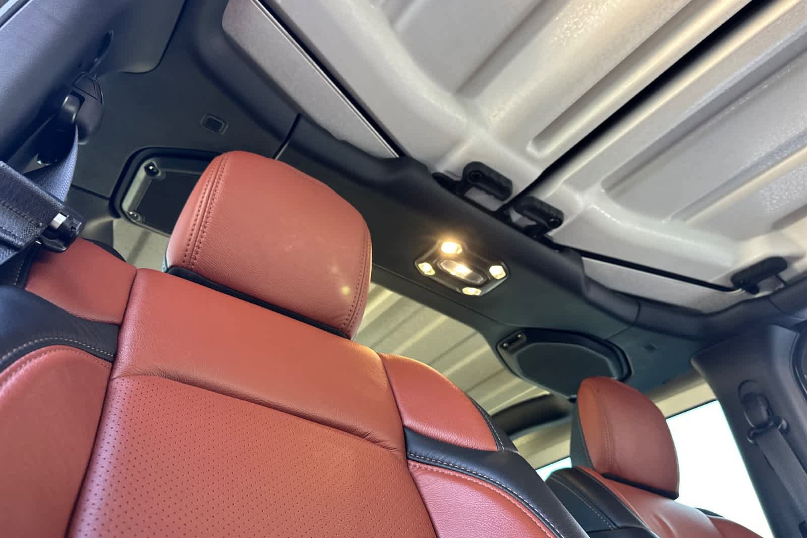 Used 2023 Jeep Wrangler Willys image 16
