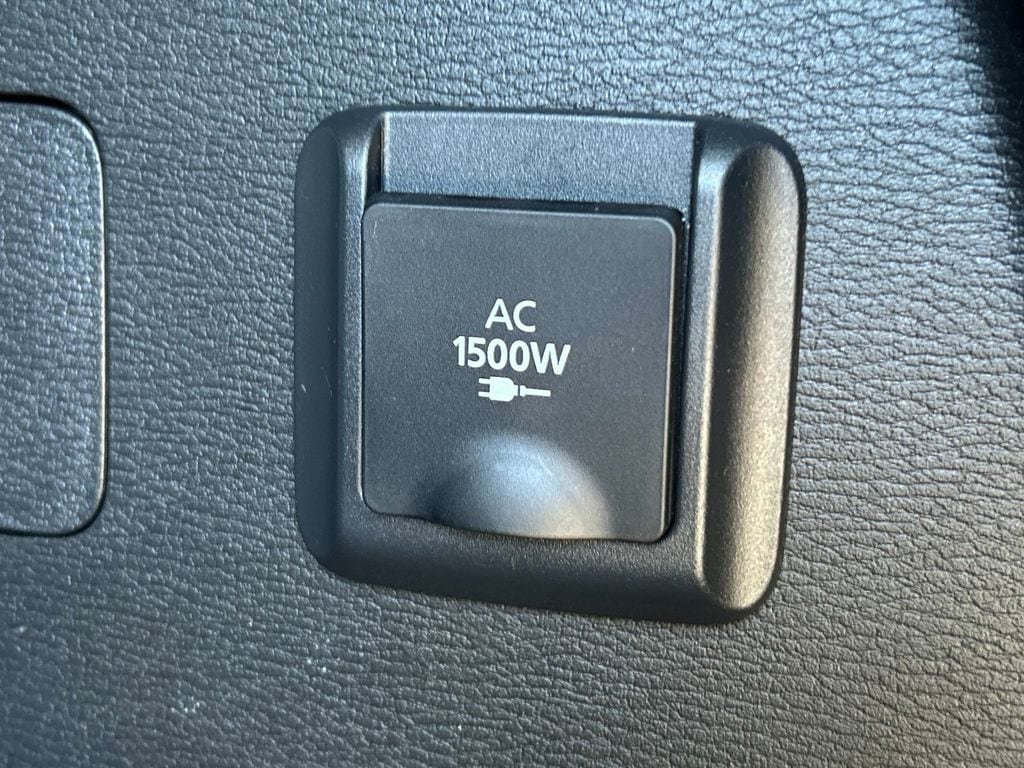 Used 2025 Mitsubishi Outlander SEL AWD/4WD image 13