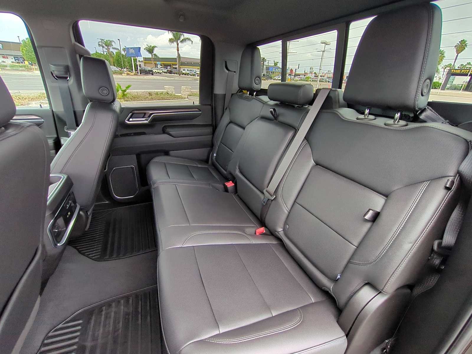 Used 2024 Chevrolet Silverado 2500 LTZ w/ LTZ Premium Package AWD/4WD image 24