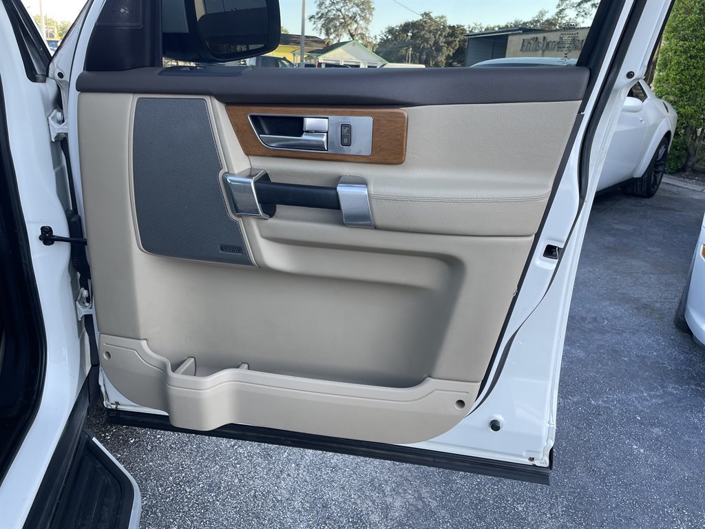 Used 2016 Land Rover LR4 HSE AWD/4WD image 44