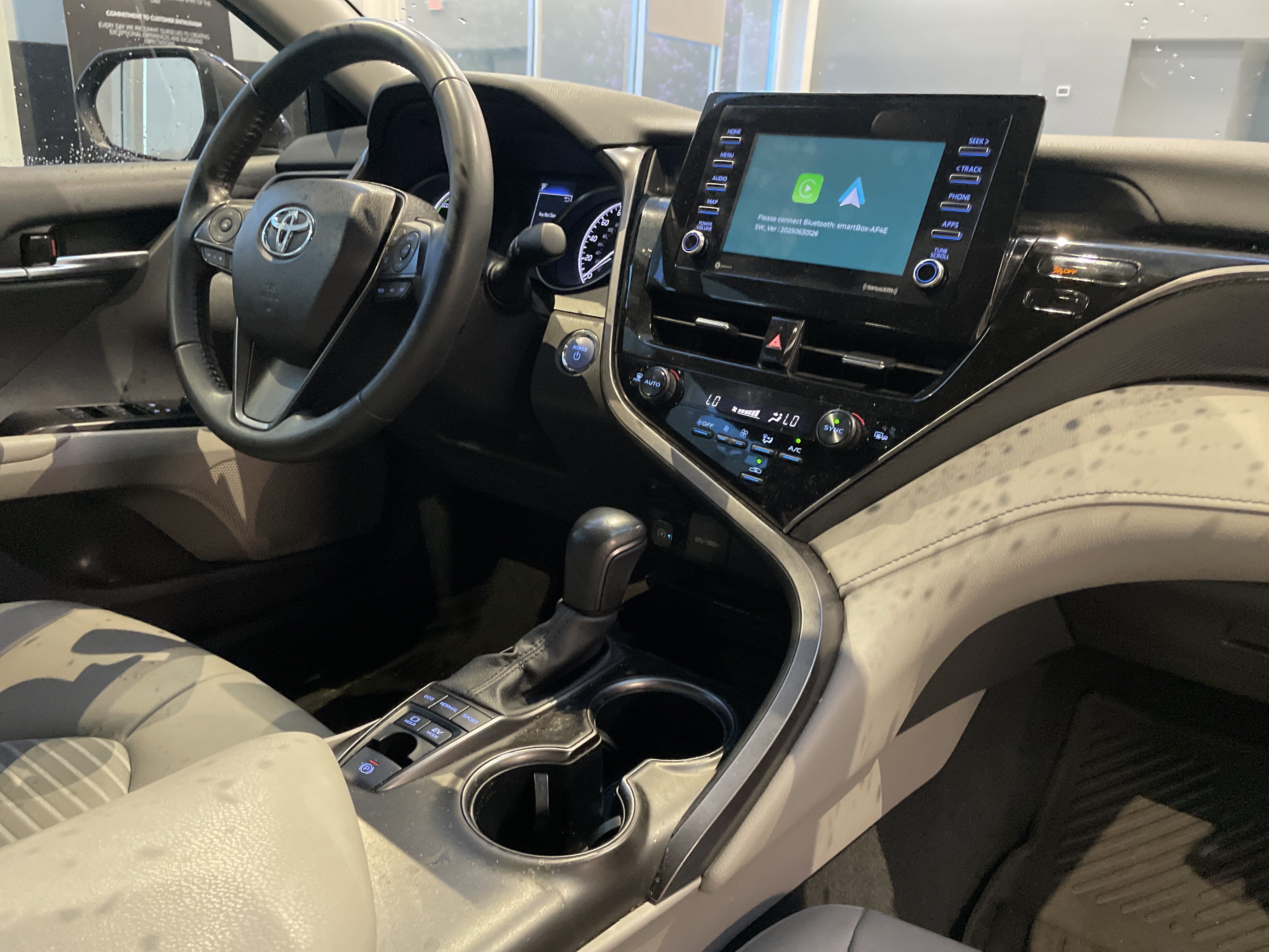 Used 2024 Toyota Camry SE FWD image 30