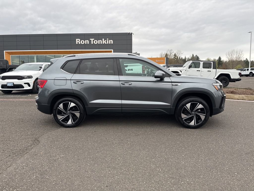 Used 2024 Volkswagen Taos SE image 8