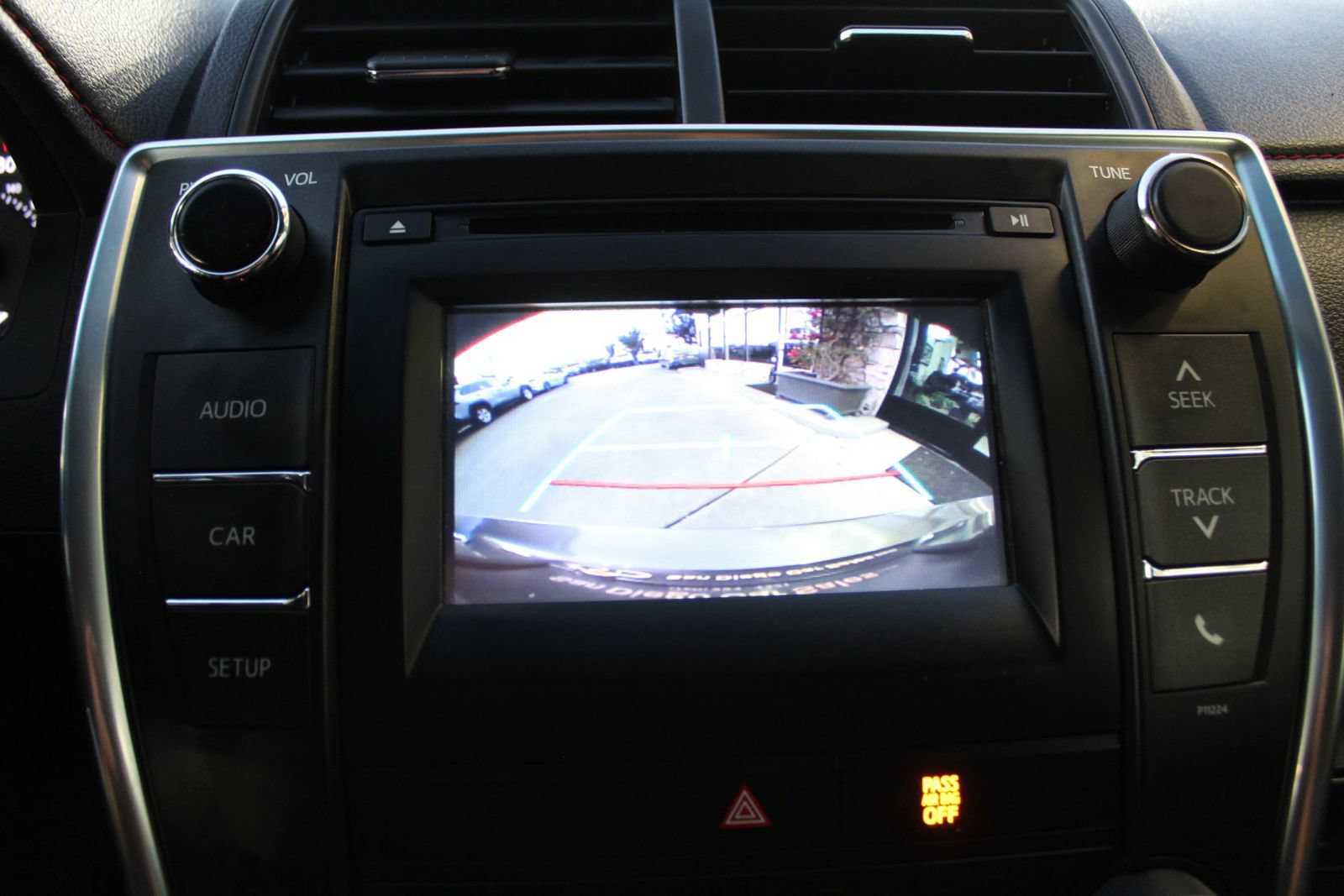 Used 2016 Toyota Camry SE FWD image 18