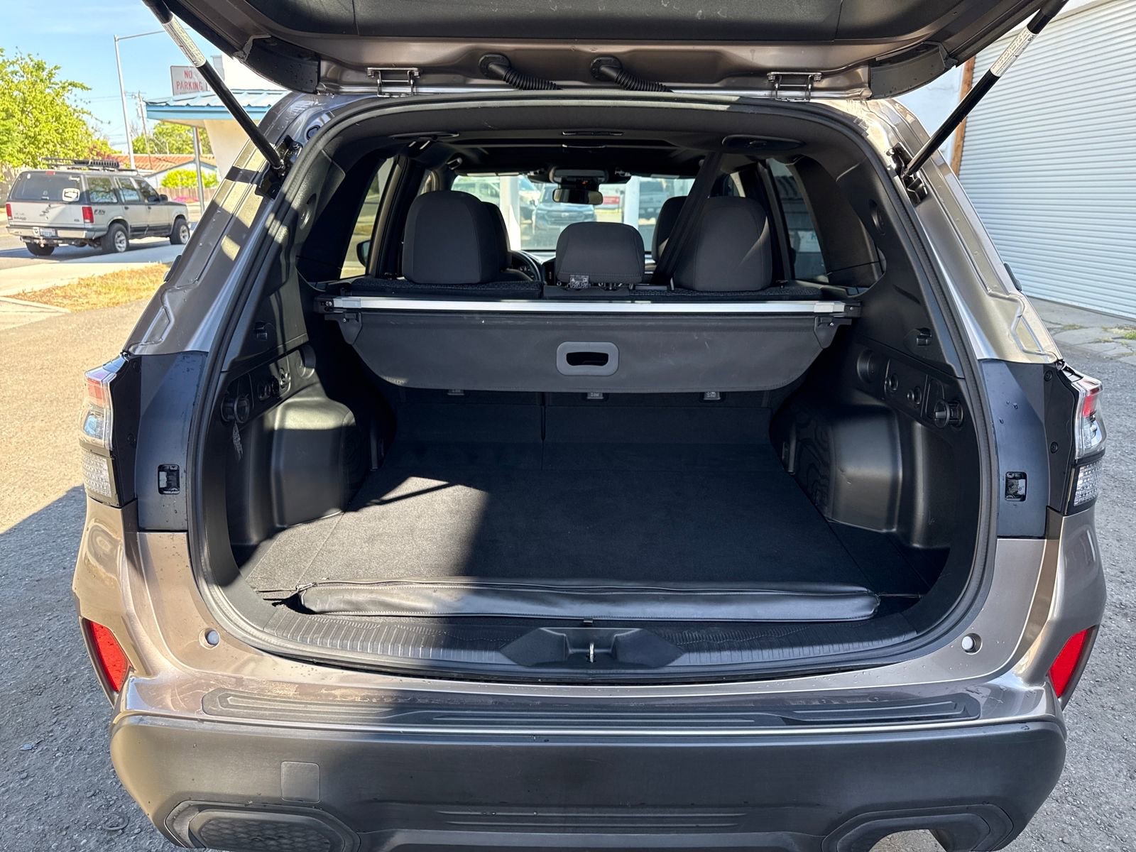 Used 2025 Subaru Forester Premium image 23