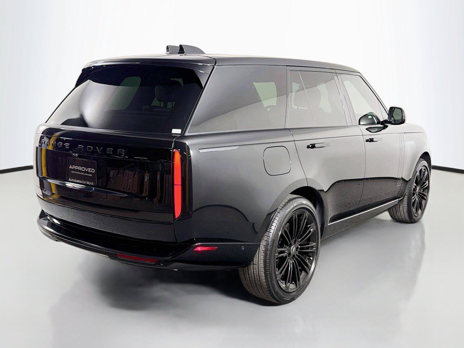 Certified 2025 Land Rover Range Rover SE AWD/4WD image 5
