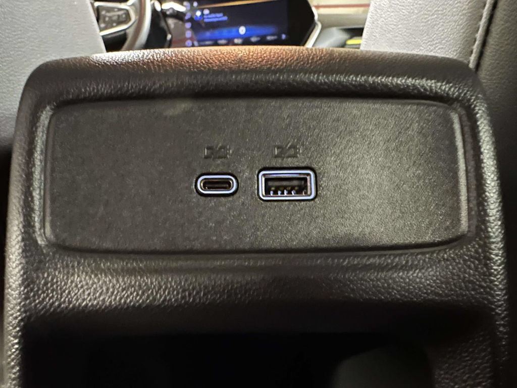 Used 2024 Chevrolet Trax ACTIV FWD image 16