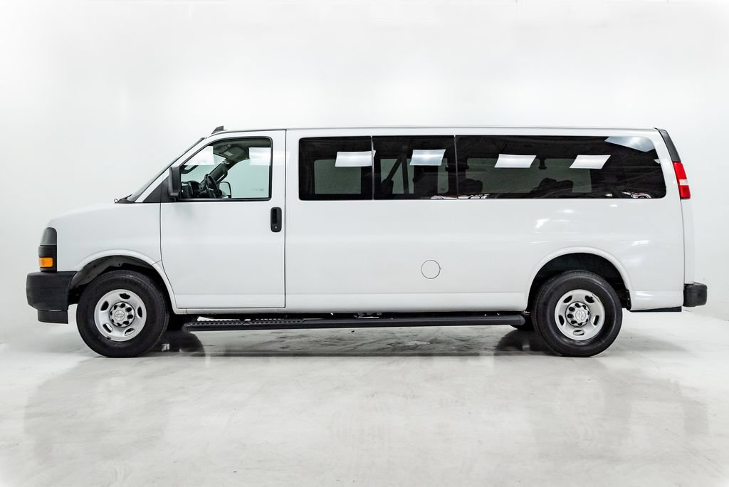 Used 2022 Chevrolet Express 3500 LS RWD image 19