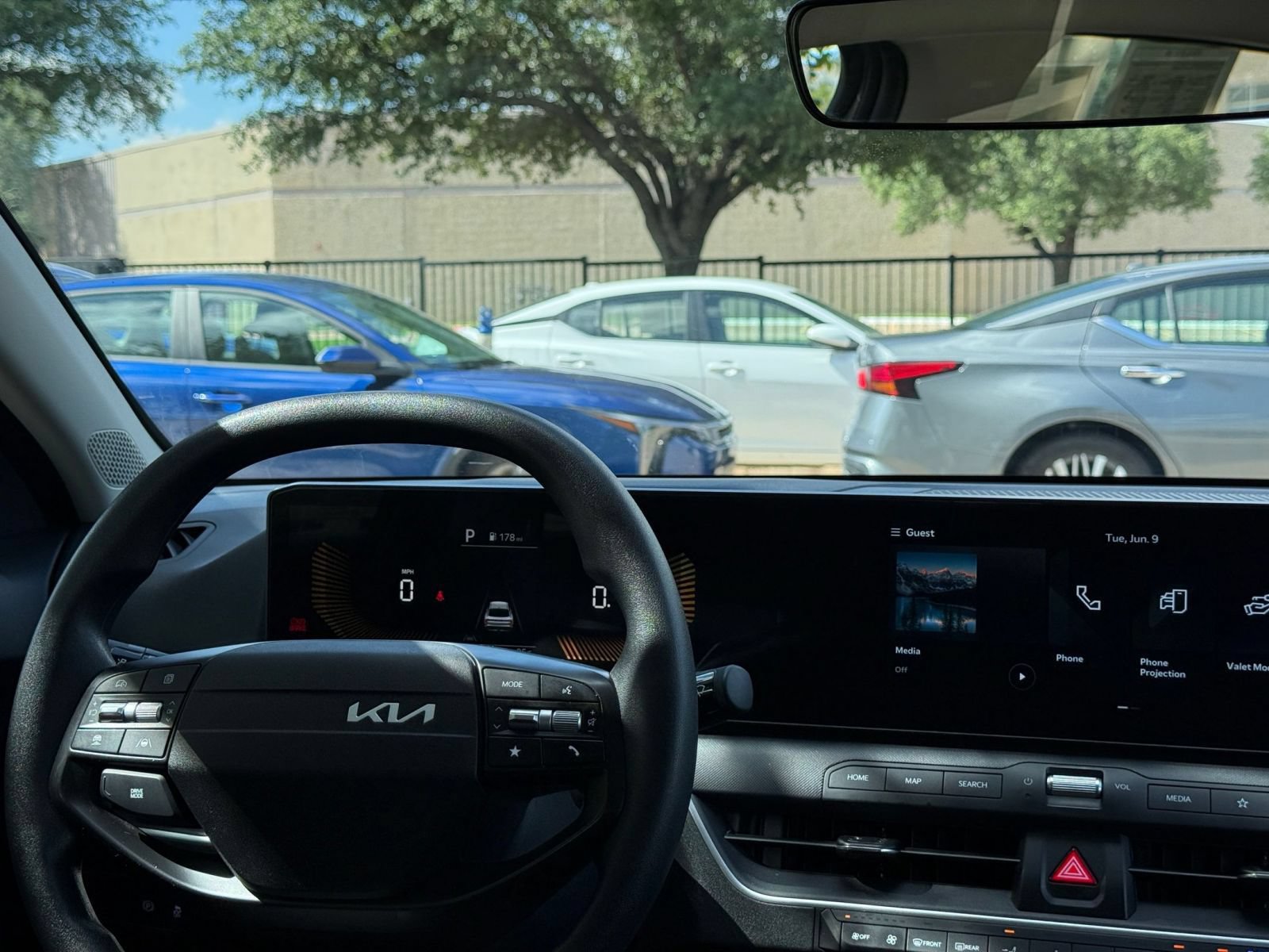 Used 2025 Kia K4 FWD image 36