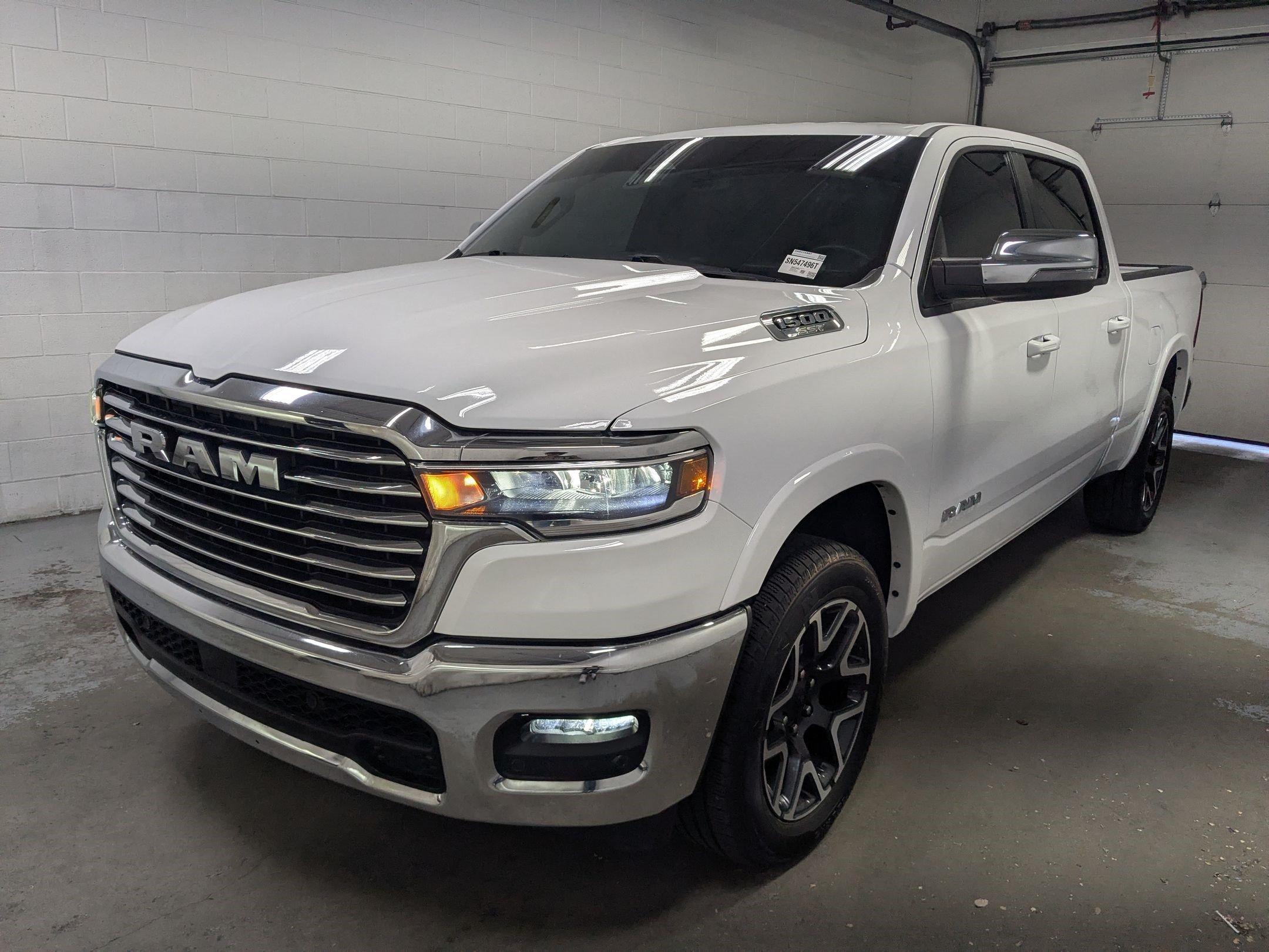 Used 2025 RAM 1500 Laramie AWD/4WD image 11