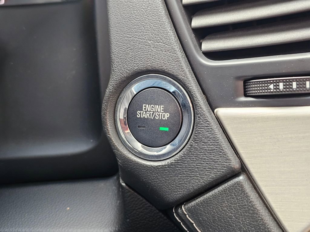Used 2017 GMC Yukon Denali image 36