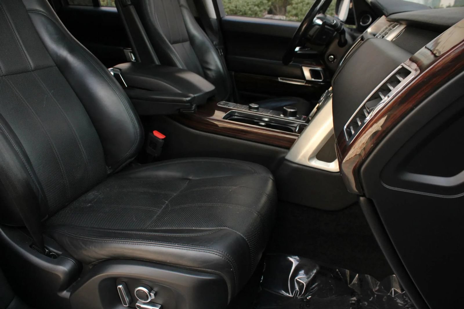 Used 2016 Land Rover Range Rover Supercharged AWD/4WD image 28