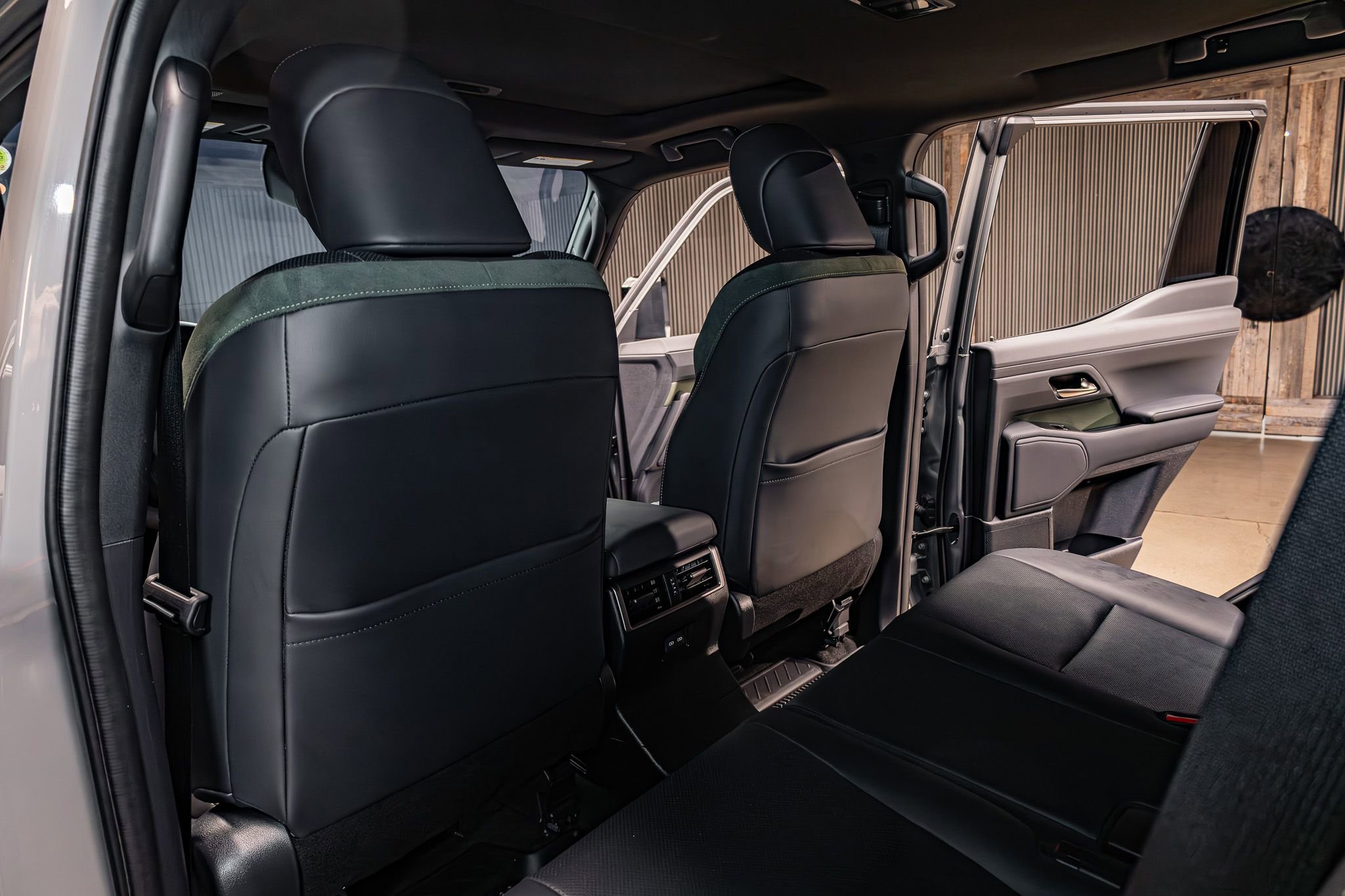 Used 2025 Lexus GX 550 550 Overtrail image 22
