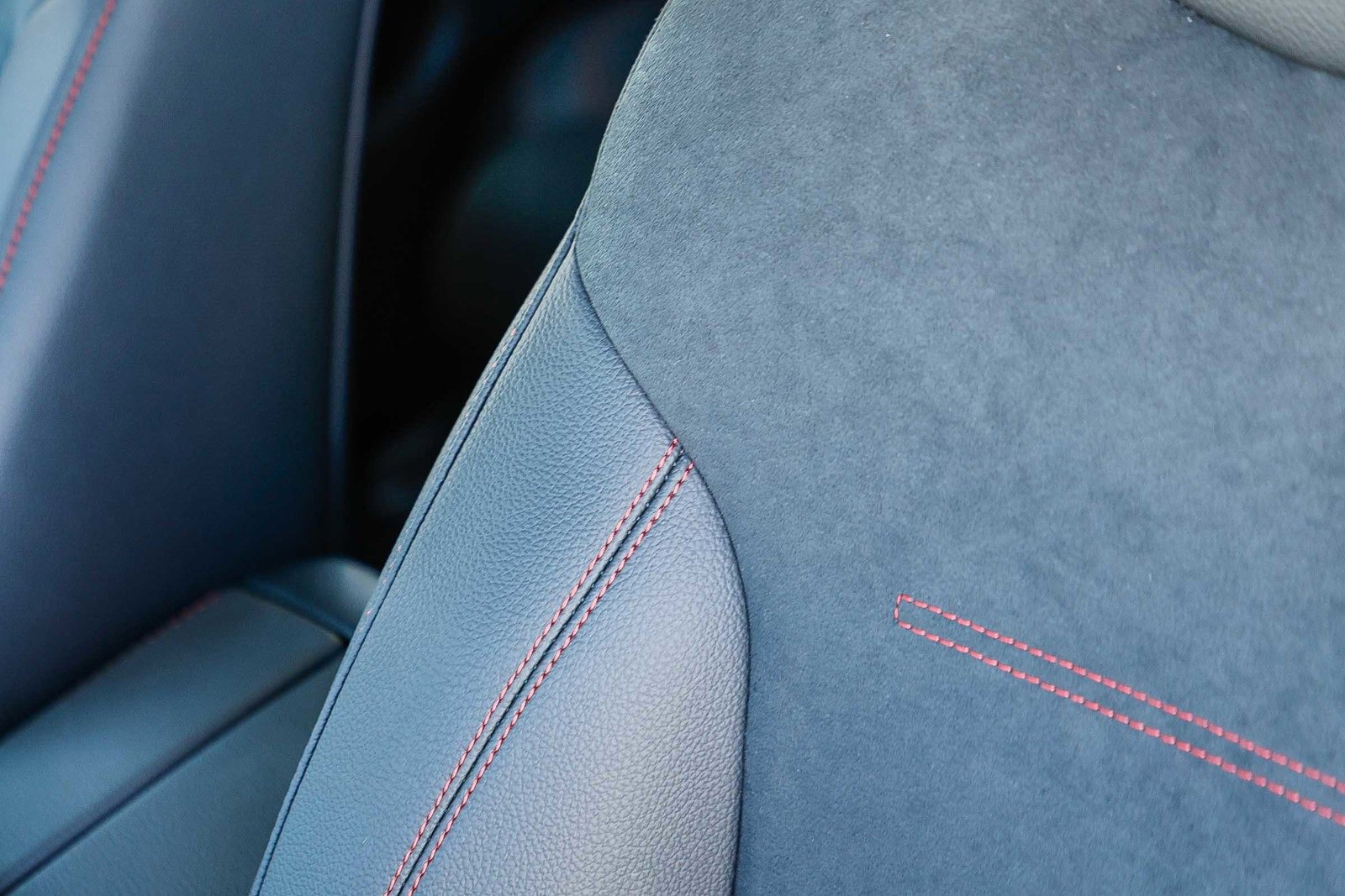 Used 2024 Mercedes-Benz EQB 300 4MATIC image 25