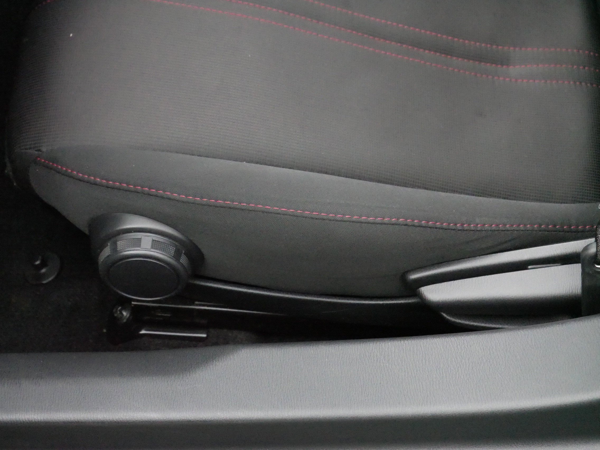 Used 2016 MAZDA MX-5 Miata Club image 20