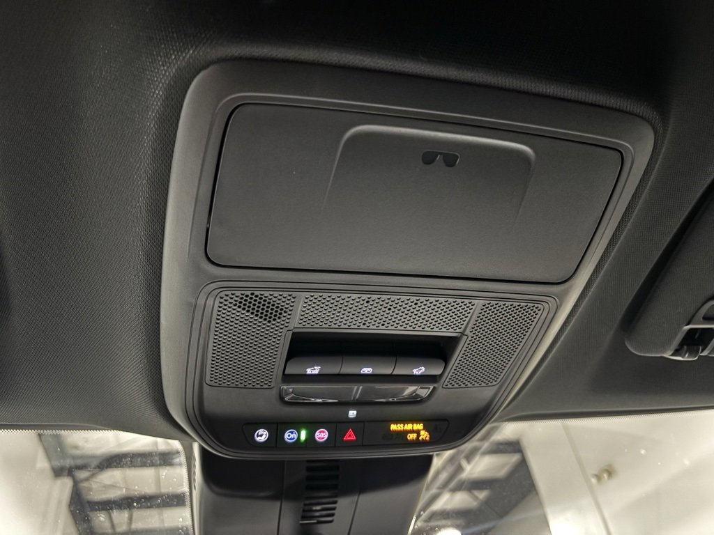 New 2026 Chevrolet Traverse LT w/ Enhanced Driving Package image 24