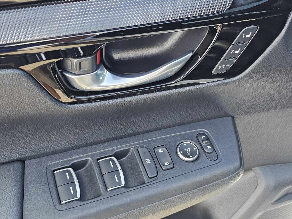 Certified 2023 Honda CR-V Sport Touring image 17