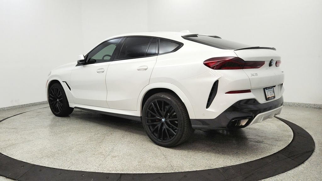 Used 2024 BMW X6 xDrive40i w/ Premium Package AWD/4WD image 3