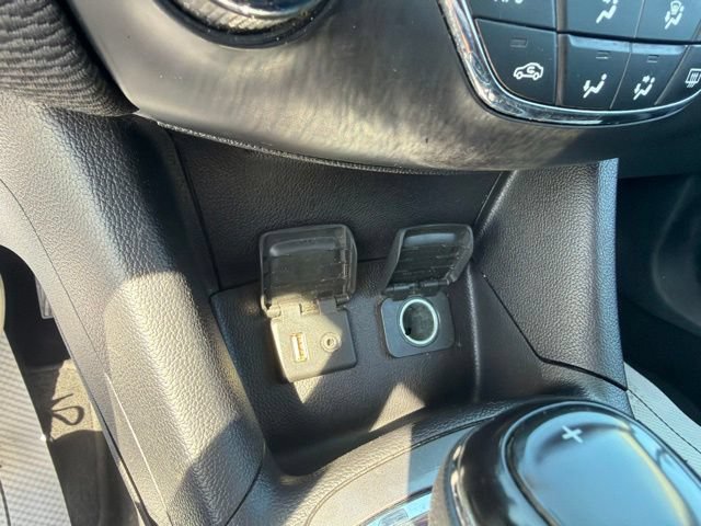 Used 2017 Chevrolet Cruze LT FWD image 19