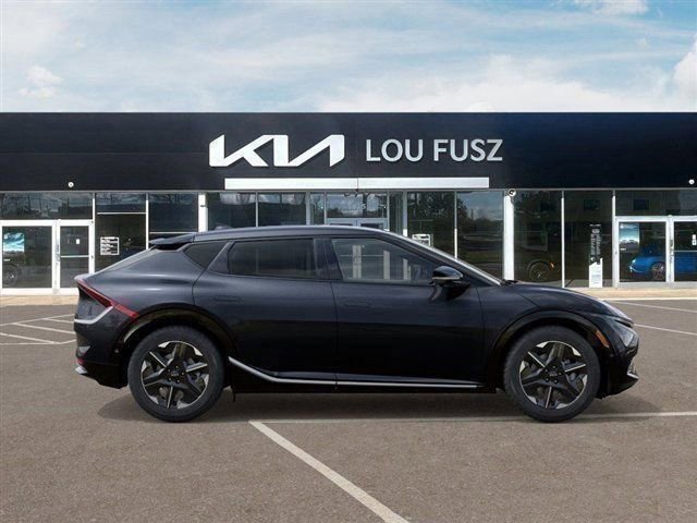 New 2026 Kia EV6 Wind RWD image 7