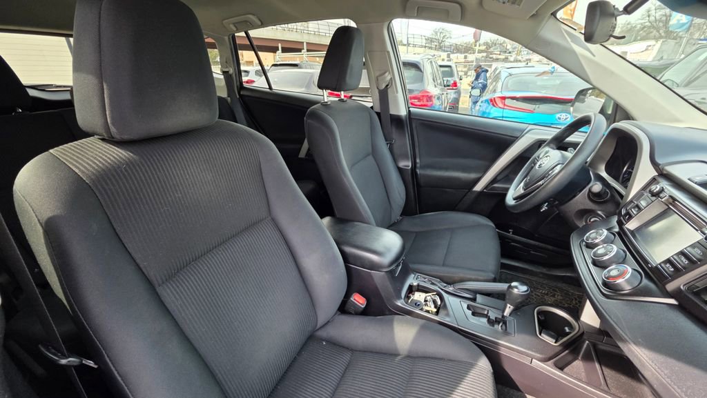 Used 2017 Toyota RAV4 LE w/ All Weather Liner Package image 31