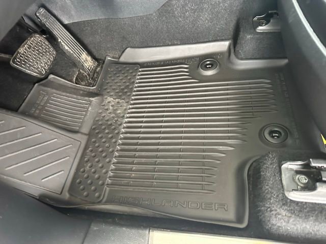 Used 2023 Toyota Highlander Platinum image 36