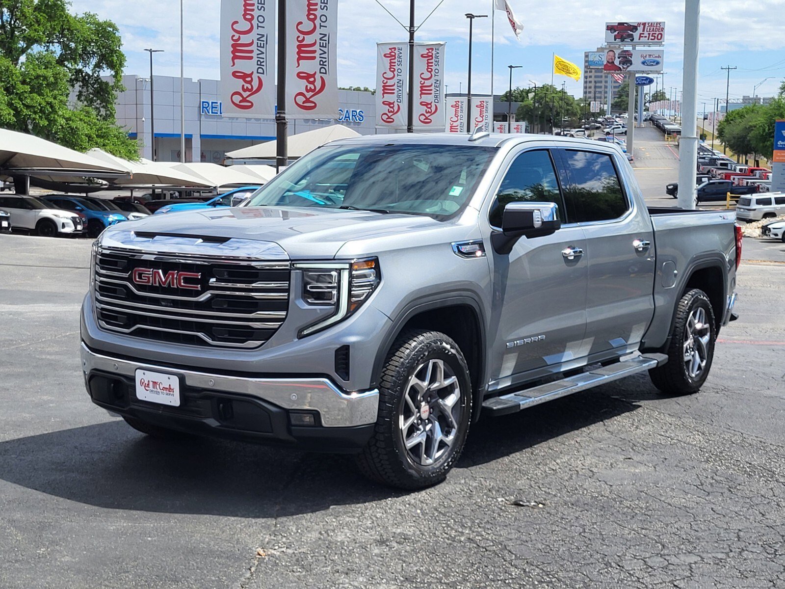 Used 2026 GMC Sierra 1500 SLT image 8