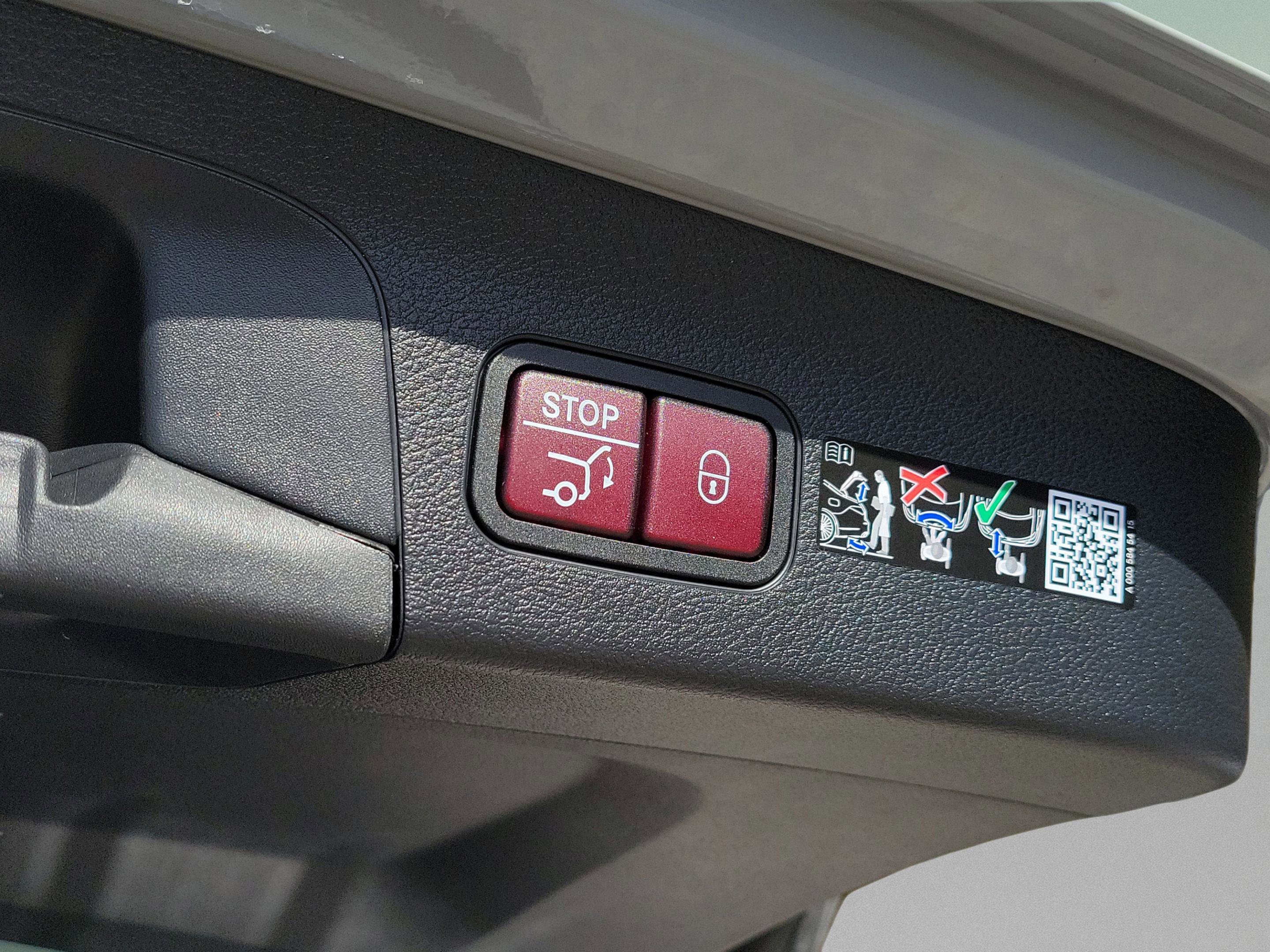 New 2026 Mercedes-Benz GLS 63 AMG 4MATIC image 11