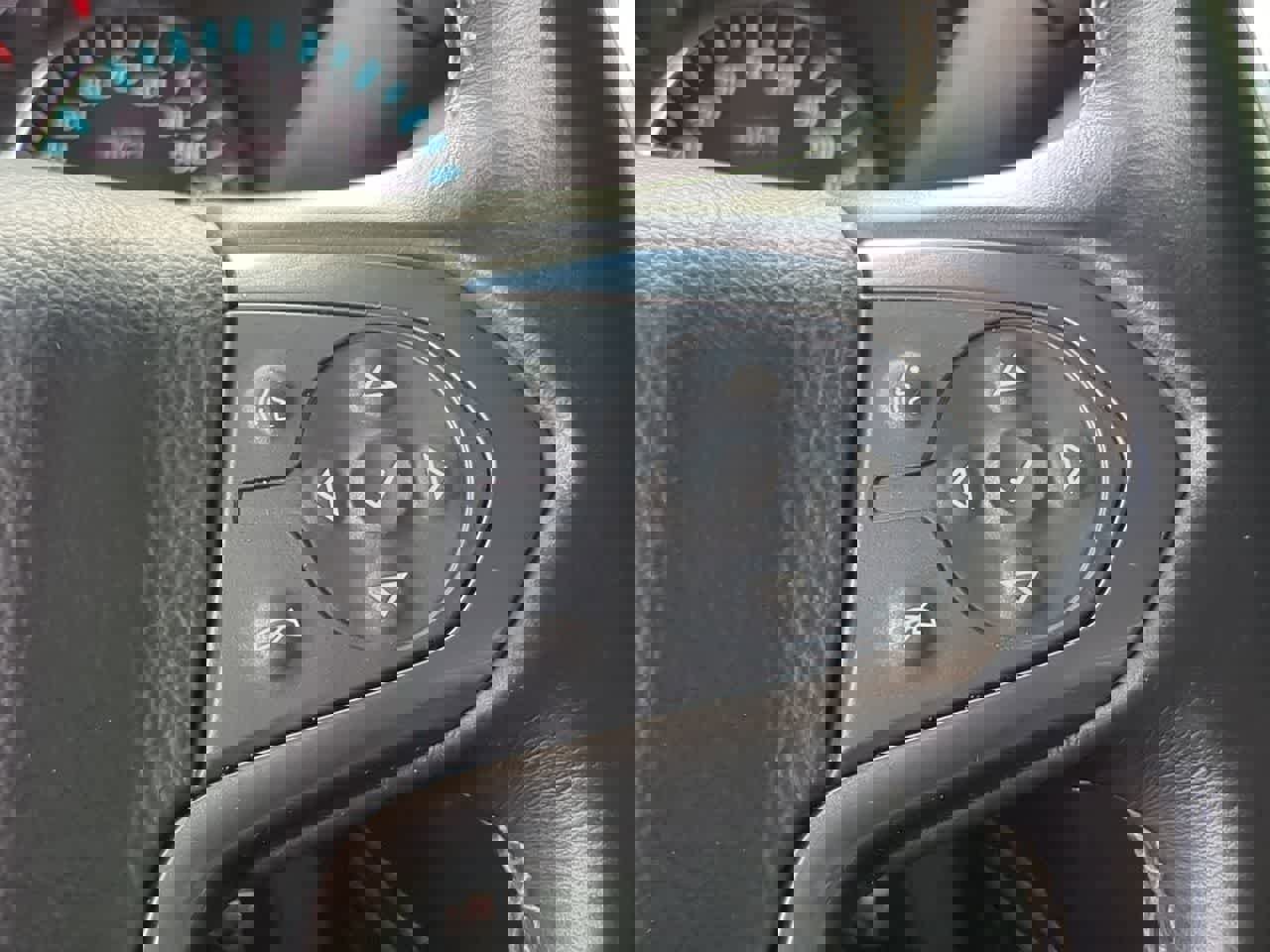 Used 2019 Chevrolet Suburban LT image 24