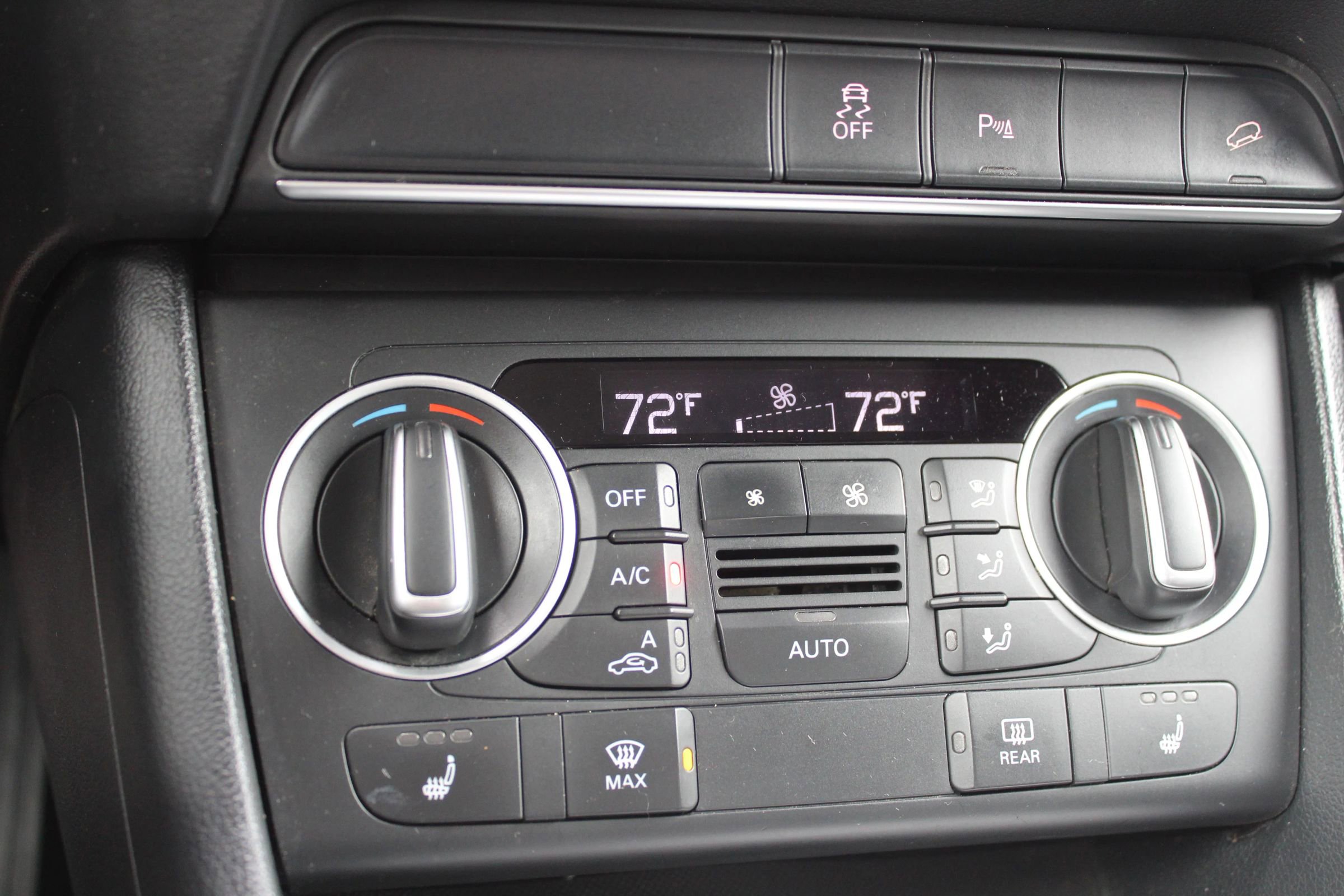 Used 2018 Audi Q3 2.0T Premium image 32