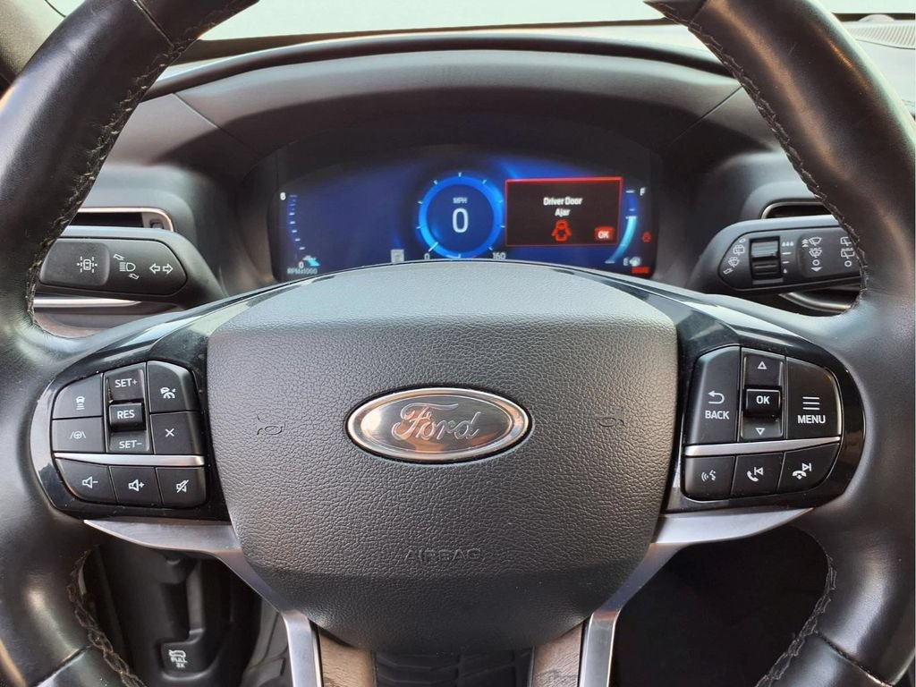 Used 2023 Ford Explorer Platinum w/ Technology Package AWD/4WD image 27