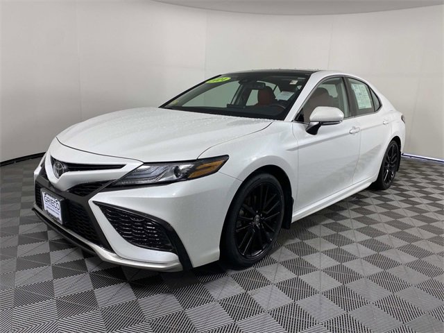 Used 2024 Toyota Camry XSE w/ Cold Weather Package image 4