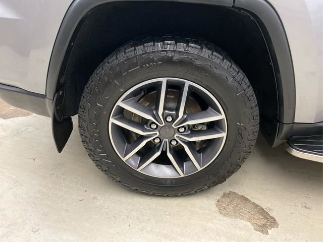 Used 2019 Jeep Grand Cherokee Limited image 17