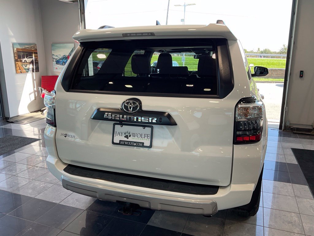 Certified 2024 Toyota 4Runner TRD Off-Road Premium w/ Moonroof Package AWD/4WD image 5