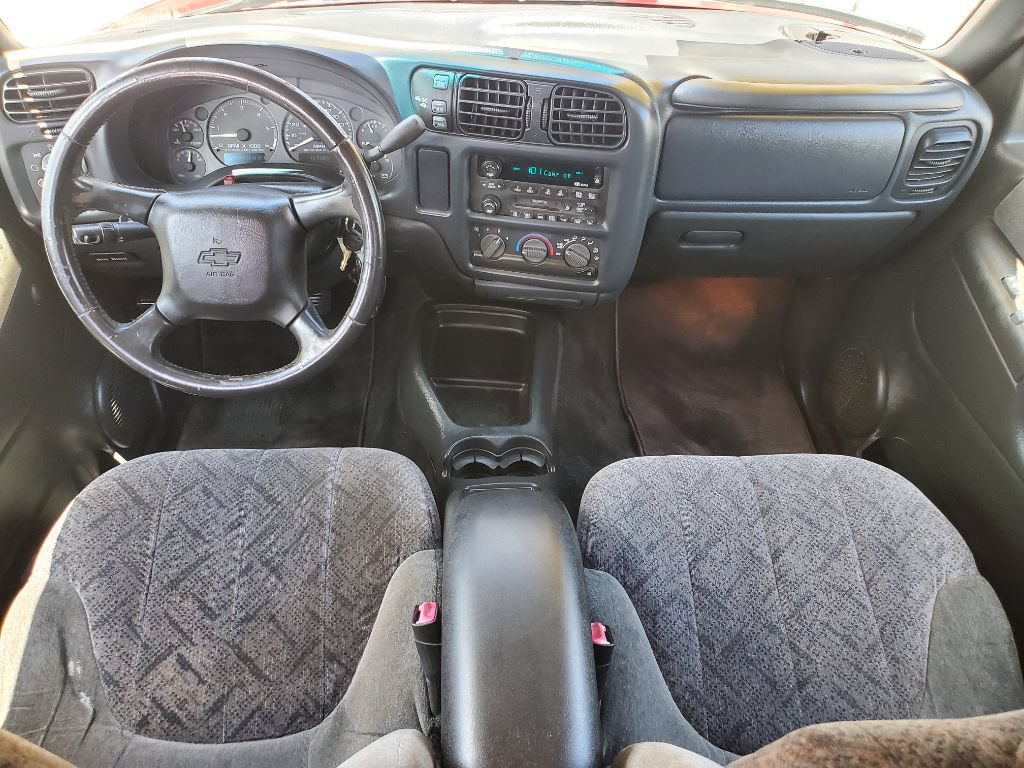 Used 2002 Chevrolet S10 Pickup LS w/ LS Preferred Equipment Group AWD/4WD image 29