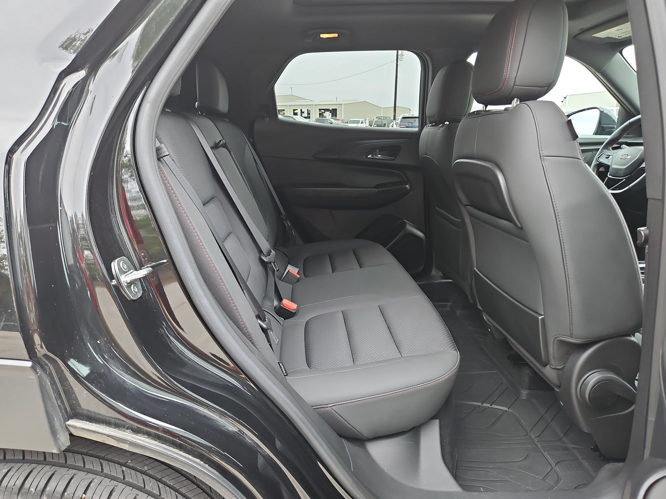 Used 2023 Chevrolet TrailBlazer RS w/ Sun and Liftgate Package FWD image 25