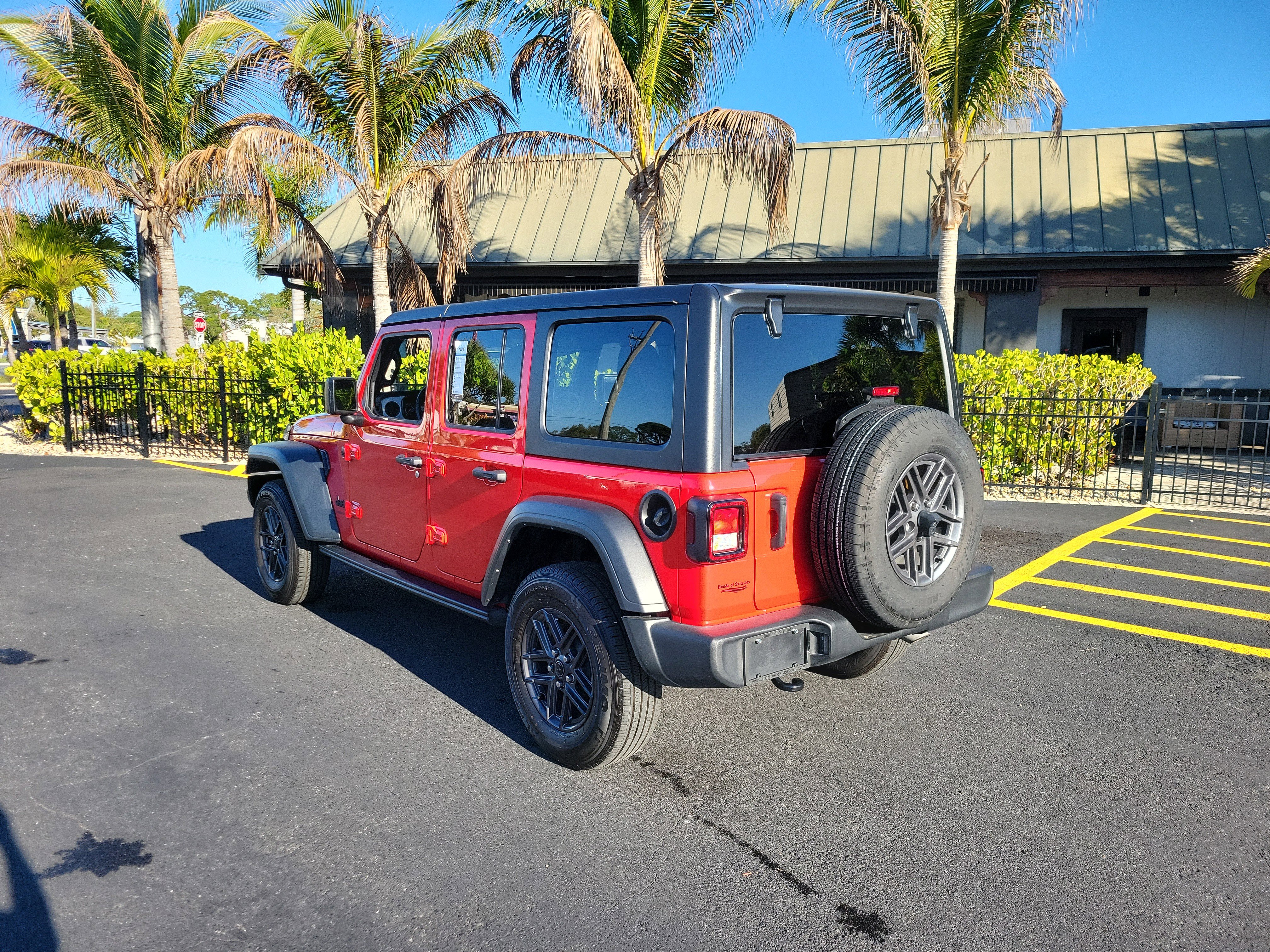 Used 2024 Jeep Wrangler Unlimited Sport AWD/4WD image 8