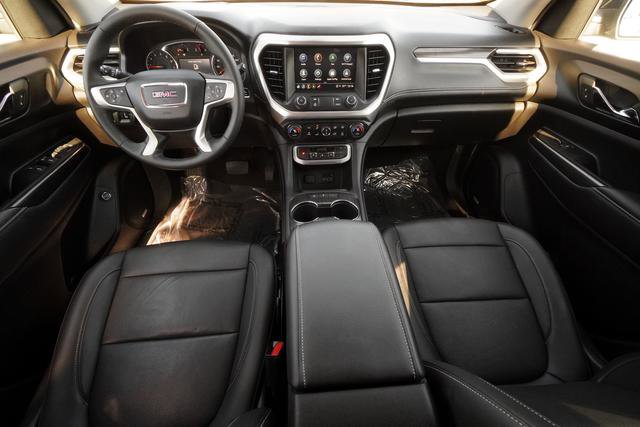 Used 2023 GMC Acadia SLT image 13