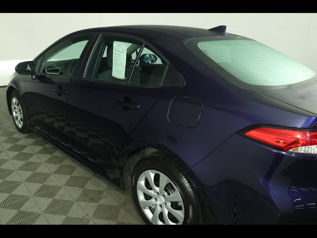 Used 2025 Toyota Corolla LE FWD image 13