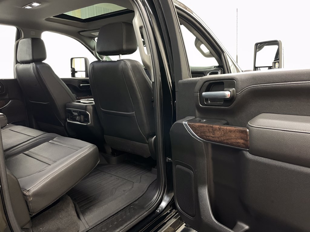 Used 2020 GMC Sierra 3500 Denali w/ Denali Ultimate Package AWD/4WD image 44