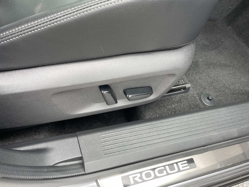 Used 2023 Nissan Rogue SL w/ SL Premium Package FWD image 19