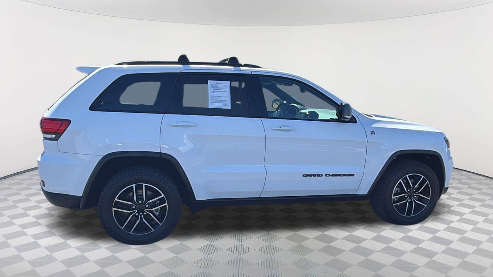 Used 2021 Jeep Grand Cherokee Trailhawk w/ Trailhawk Luxury Group AWD/4WD image 4
