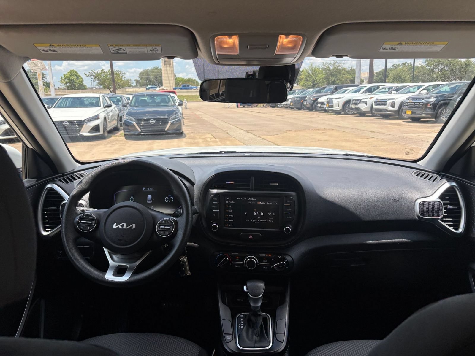 Used 2025 Kia Soul LX w/ LX Technology Package FWD image 31