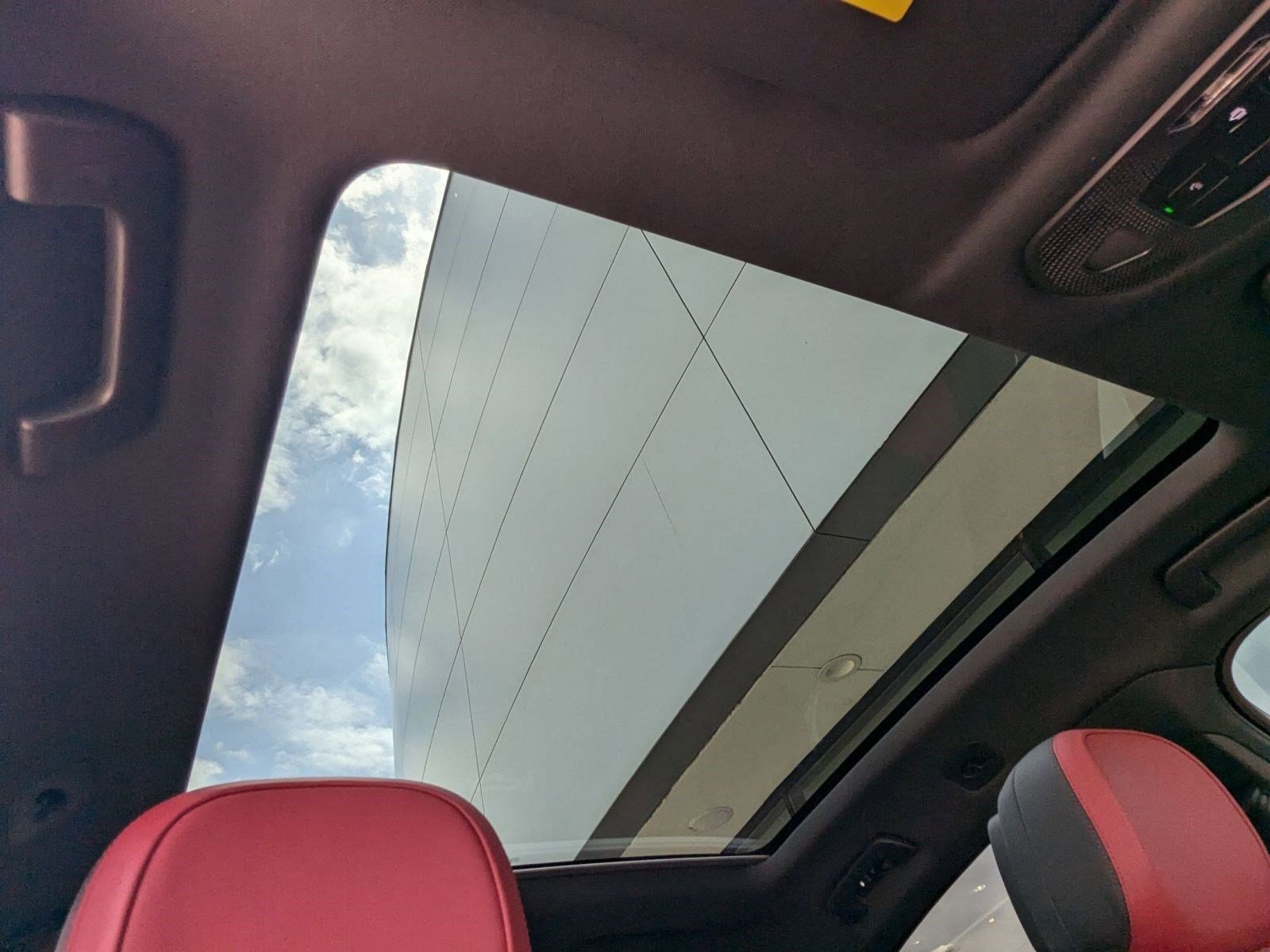 Certified 2025 Porsche Cayenne image 27